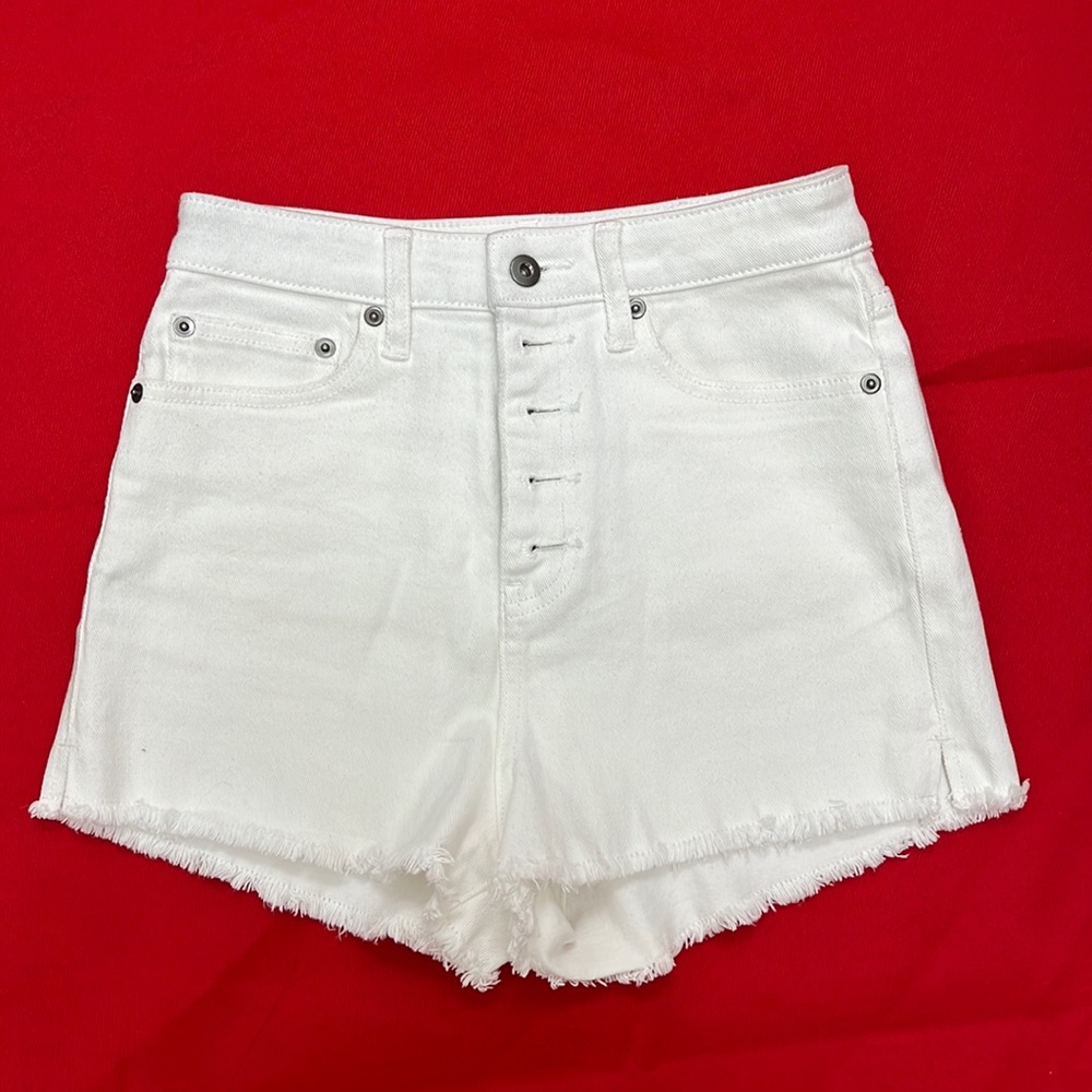 Jack by BB Dakota White high waist jean shorts. Size 26.